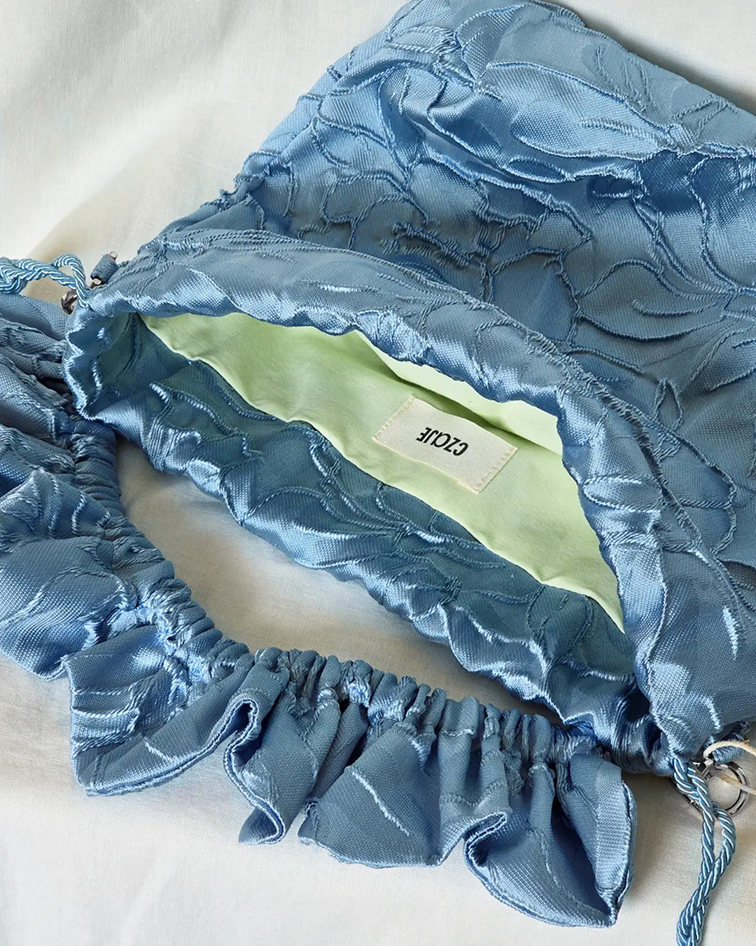 Mała torebka na ramię Flowerhead Baby Blue Silver poliestrowy żakard srebrne okucia handmade - Czaje Polska