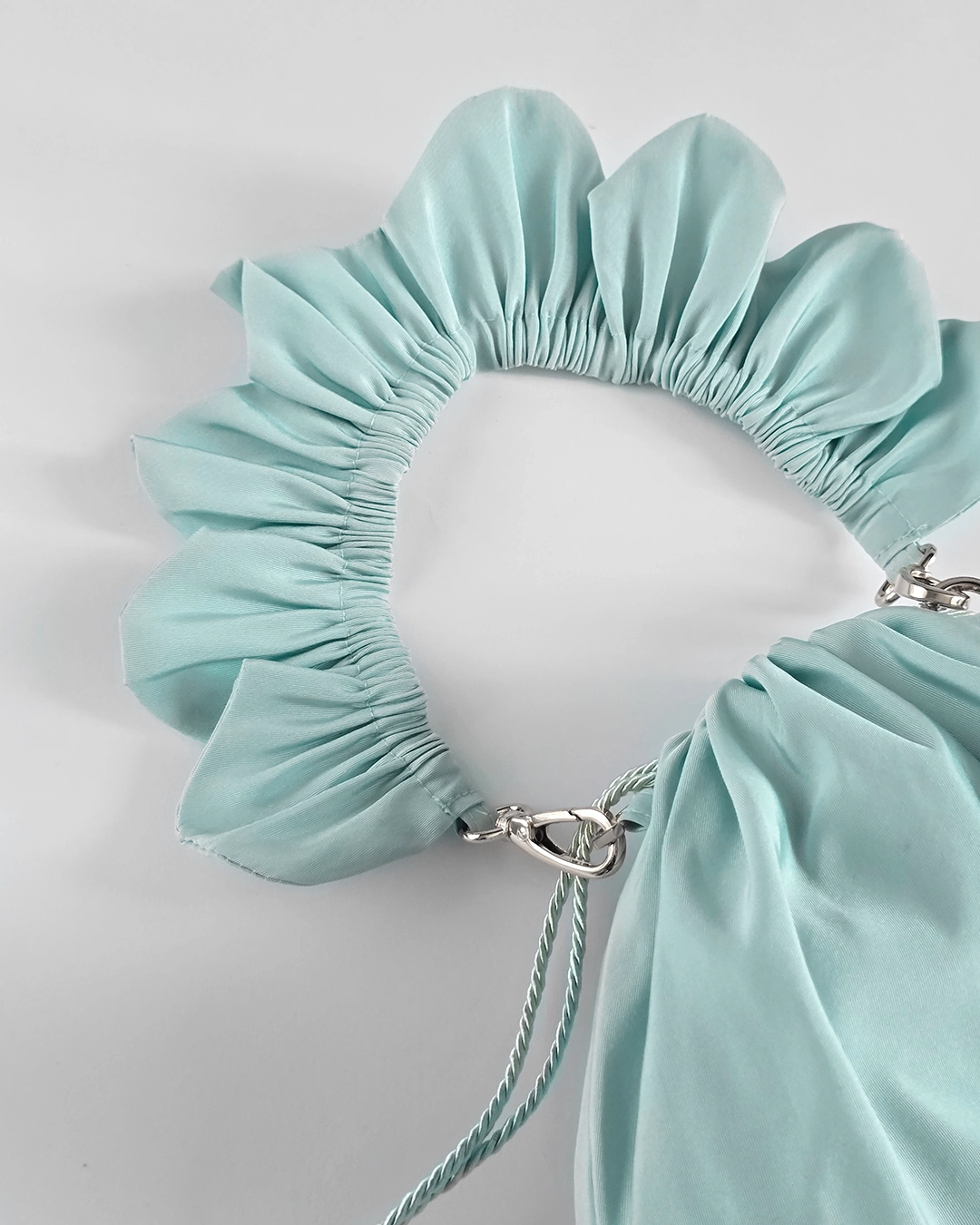 Mała torebka na ramię Flowerhead Icy Blue Silver tkanina tekstylna srebrne okucia handmade - Czaje Polska