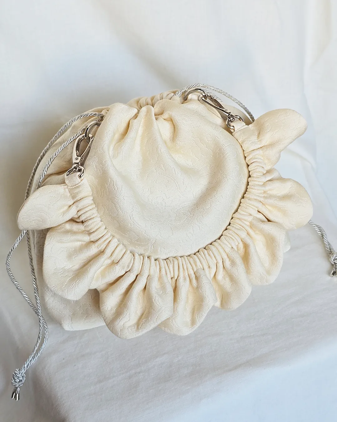 Mała torebka na ramię Flowerhead Vanilla Lace wełniano-poliestrowy żakard srebrne okucia handmade - Czaje Polska